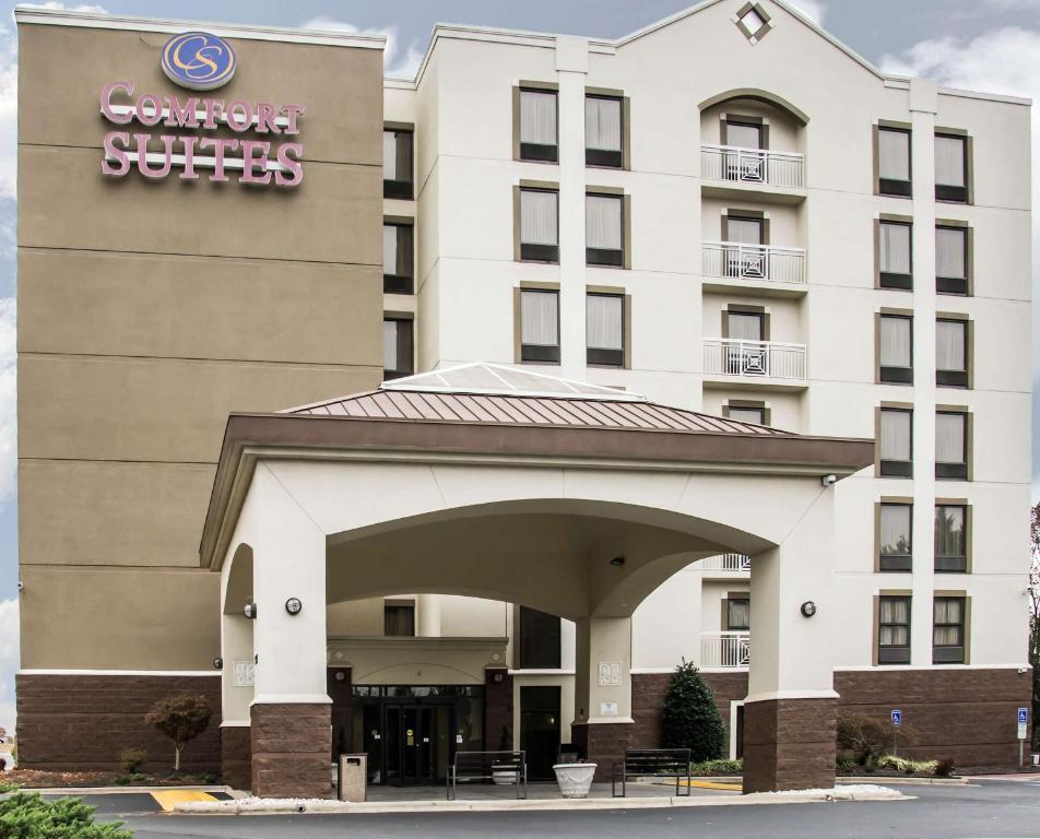 comfort suites exterior